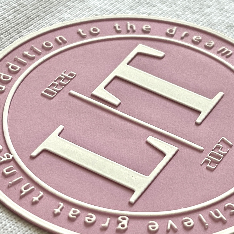 3D White Symbol Rubber Silicone Patches with Raised Letters Iron-on Sports Badges for Sportswear Teamwear Uniform