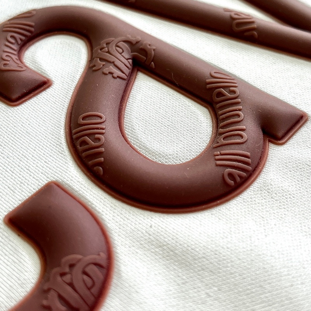 3D Embossed Letters Silicone Patches Heat Transfer with Heat-sensitive Effect for Garments Sweatshirt Hoodie 