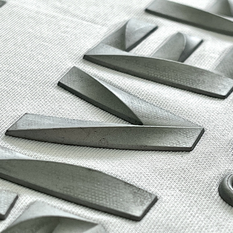 3D Custom Silver Letters Silicone Iron-on Patches Heat Transfer for Fashionwear Teamwear Uniform