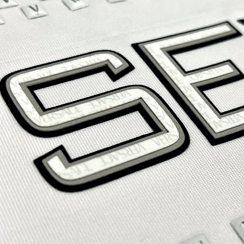 3D Custom Hot-fix Rhinestuds Imprinted High-density Patch for Fashionwear 