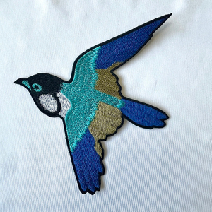 Customized Colorful Bird Pattern Embroidery Patch for Scarves Decoration