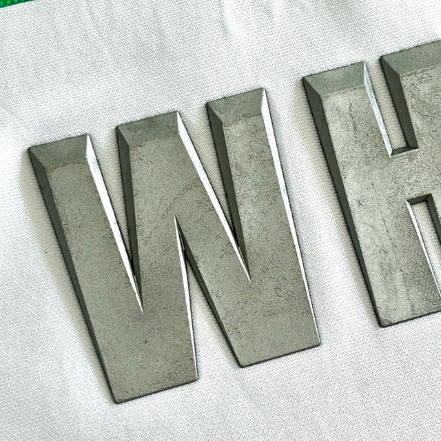 3D Custom Silver Texts Silicone Heat Press Patches for Fashionwear Teamwear Uniform Caps